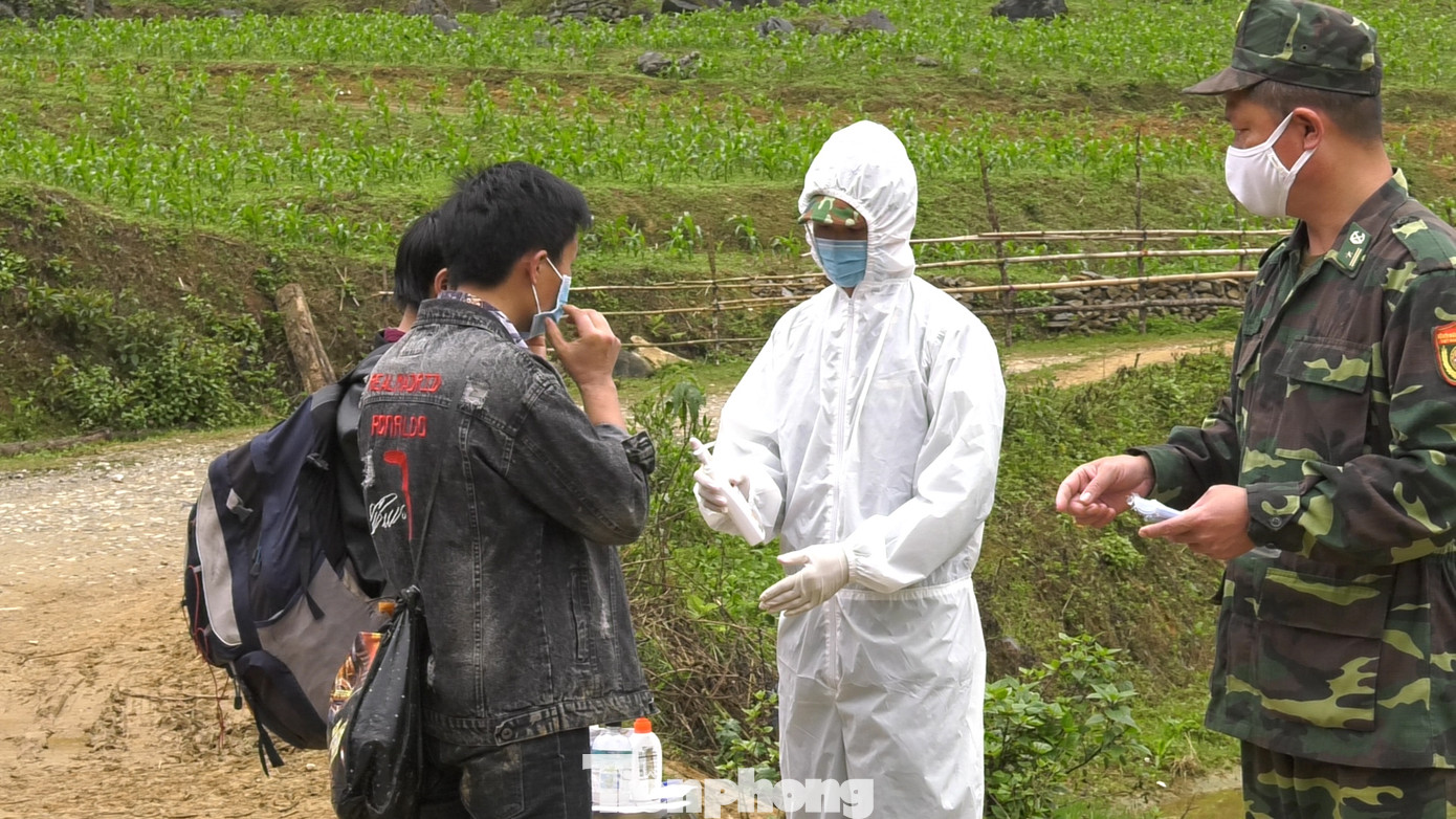 Biên phòng Lào Cai liên tiếp bắt giữ đối tượng nhập cảnh trái phép ảnh 8