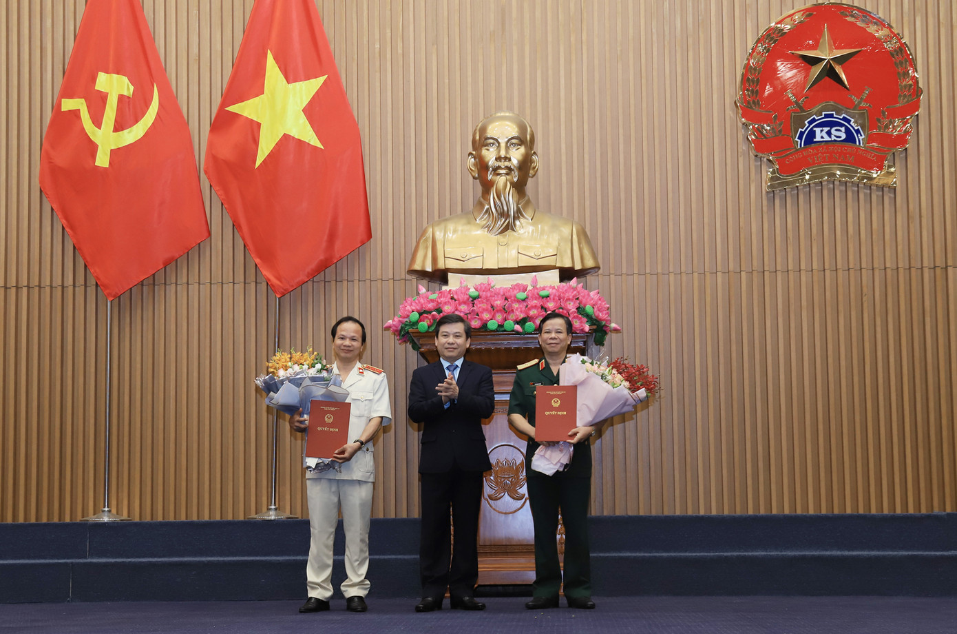 Công bố các quyết định của Chủ tịch nước về công tác cán bộ ảnh 1