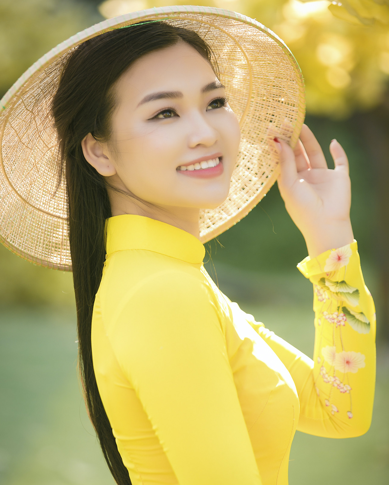 Điều thú vị về tác giả ca khúc 'Mùa xuân rạng ngời' đang gây 'sốt' mạng xã hội ảnh 3