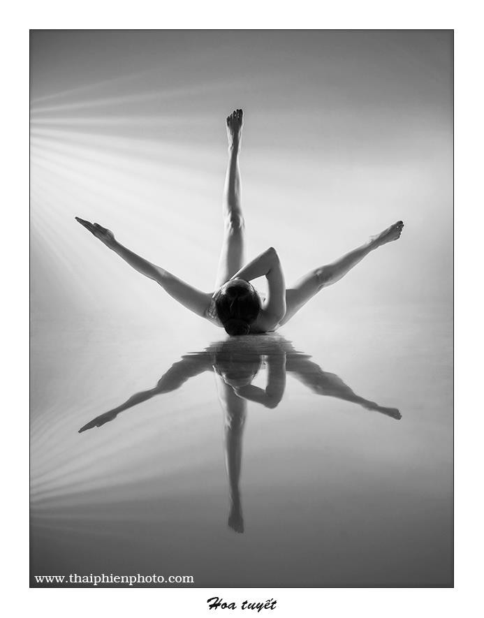 Thái Phiên ra sách ảnh nude yoga độc bản tặng người mẫu ruột ảnh 1