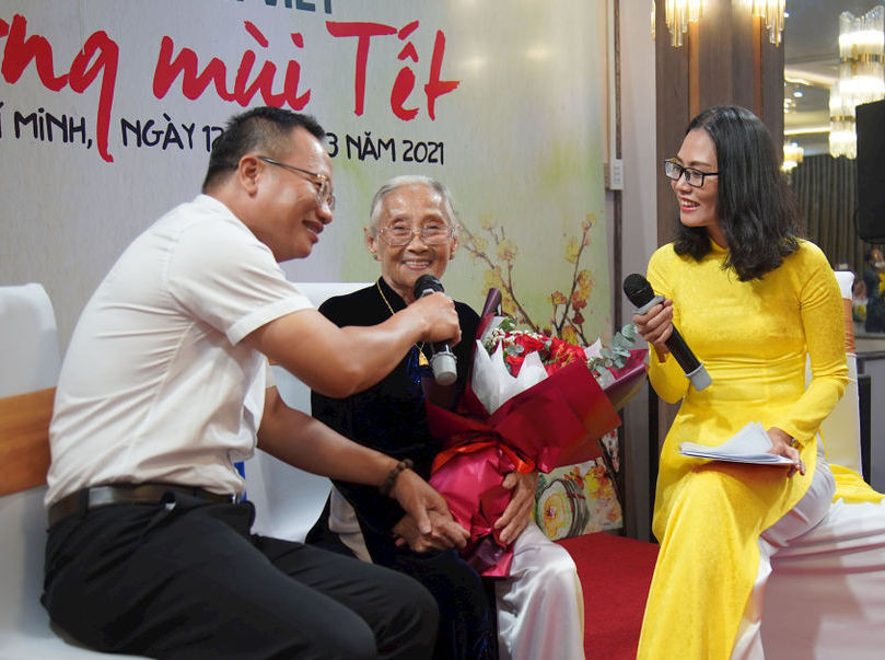 Cụ bà 90 tuổi lập 'cú đúp' giải thưởng trong cuộc thi viết tản văn 'Nhớ thương mùi Tết' ảnh 3