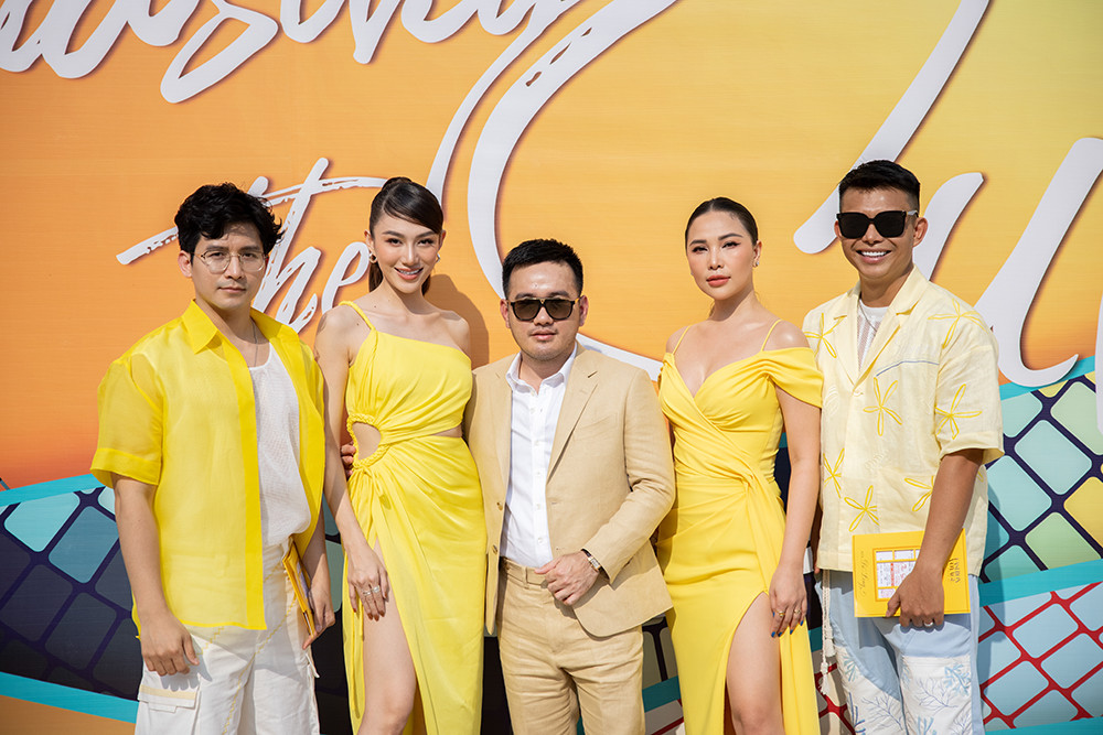 Dàn Hoa, Á hậu cùng diện sắc vàng khoe body nóng bỏng trên thảm đỏ thời trang ảnh 1