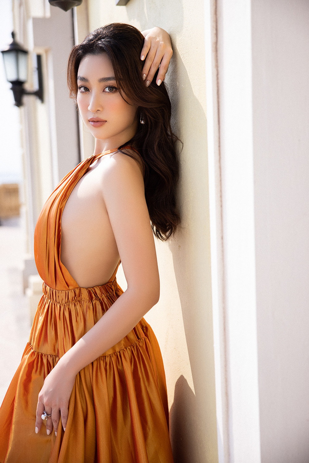 Dàn Hoa, Á hậu cùng diện sắc vàng khoe body nóng bỏng trên thảm đỏ thời trang ảnh 19