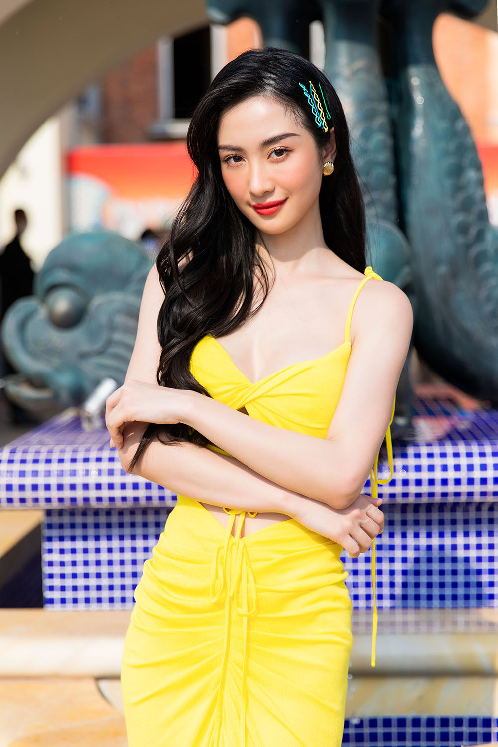 Dàn Hoa, Á hậu cùng diện sắc vàng khoe body nóng bỏng trên thảm đỏ thời trang ảnh 15