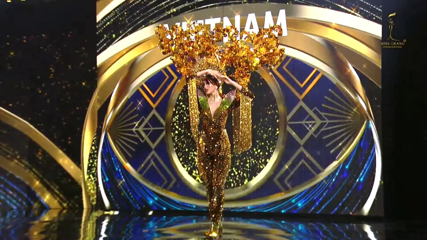 Ngọc Thảo mặc 'Lá ngọc cành vàng' nặng 30 kg, toả sáng trên sân khấu Miss Grand ảnh 3