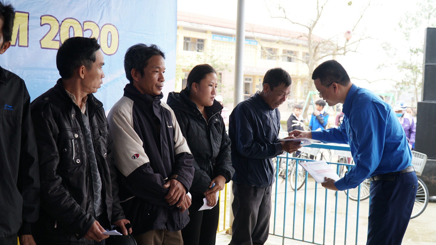 TT-Huế ra quân 'Tình nguyện mùa Đông' năm 2020 ảnh 9