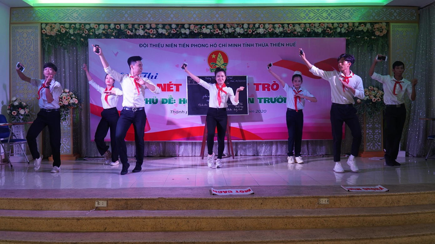 Vũ đạo sôi động từ học sinh TP Huế. Giáo viên, học sinh xứ Huế trổ tài ‘Nét đẹp thầy trò’ ảnh 5
