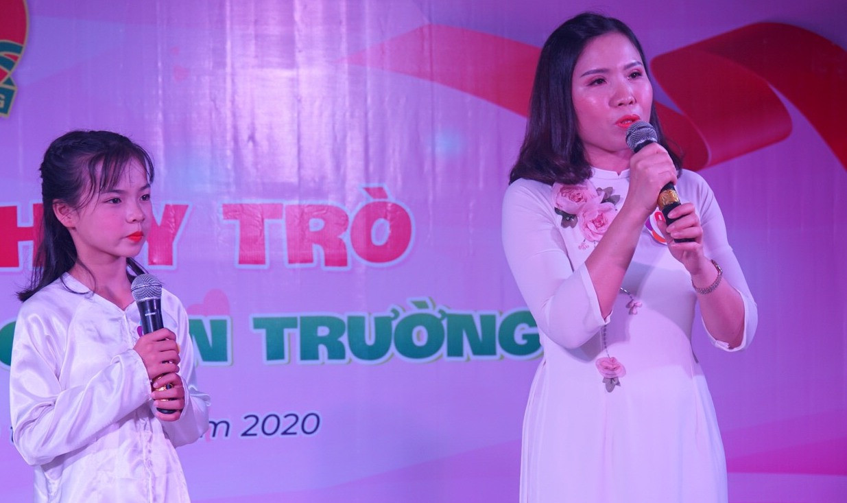 Năng khiếu, sở trường của cô, trò được phát huy tại sân chơi bổ ích này. Giáo viên, học sinh xứ Huế trổ tài ‘Nét đẹp thầy trò’ ảnh 7