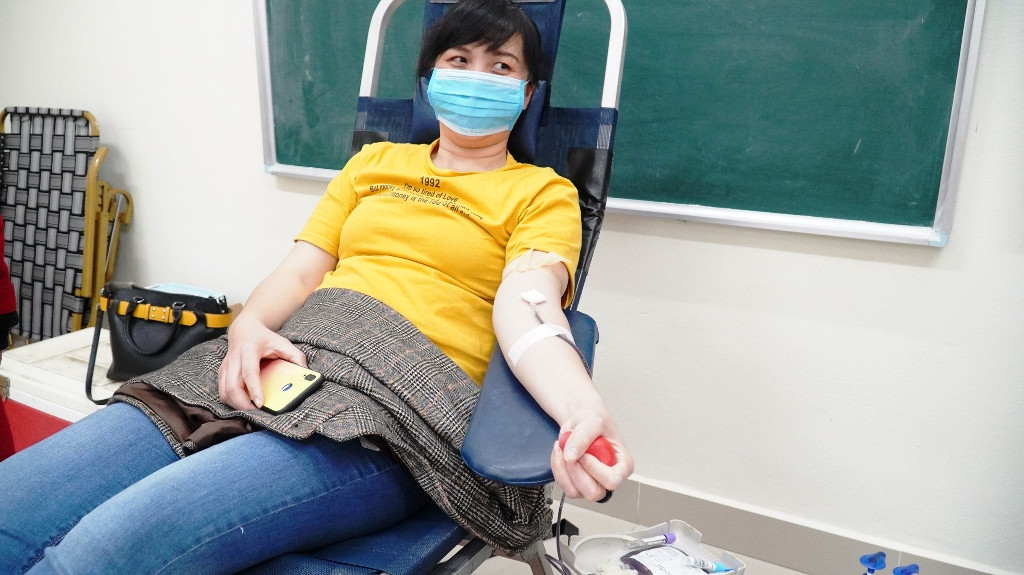 Tưng bừng Chủ Nhật Đỏ giữa mưa lạnh xứ Huế ảnh 17