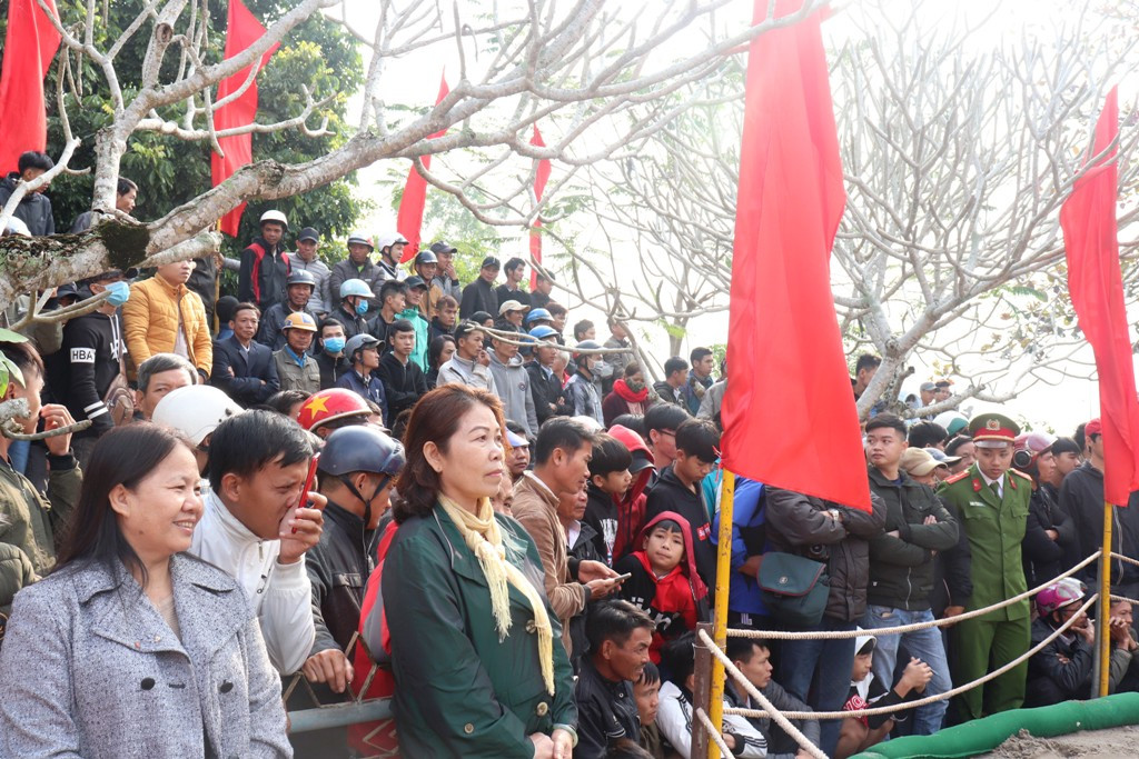 Gay cấn những màn so tài sới vật đầu Xuân xứ Huế ảnh 24