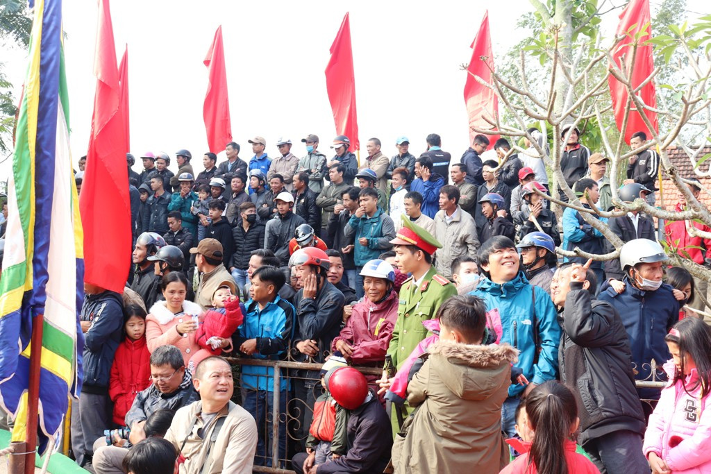 Gay cấn những màn so tài sới vật đầu Xuân xứ Huế ảnh 25