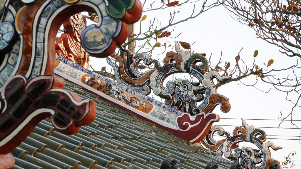 Di tích ‘trên nhà, dưới cầu’ độc nhất xứ Huế bất ngờ hút khách Tết ảnh 16