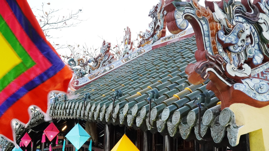 Di tích ‘trên nhà, dưới cầu’ độc nhất xứ Huế bất ngờ hút khách Tết ảnh 20