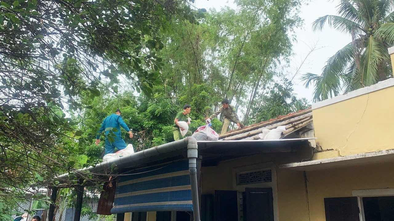 Huế thành lập lực lượng phản ứng nhanh ứng phó bão số 9 ảnh 4