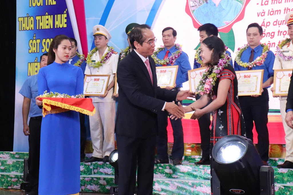 Tuyên dương đảng viên trẻ xuất sắc tỉnh Thừa Thiên Huế năm 2020 ảnh 7