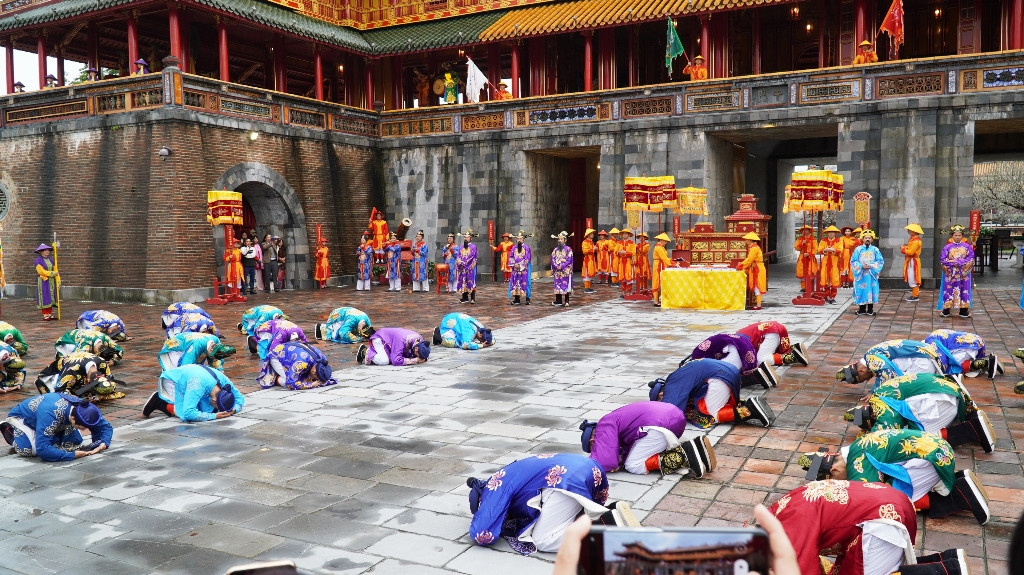 Đến Huế trải nghiệm lễ ban lịch triều Nguyễn có từ Tết Tân Sửu 180 năm trước ảnh 10