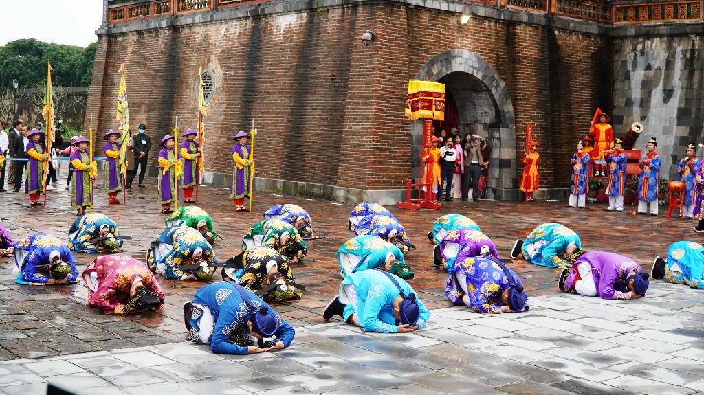 Đến Huế trải nghiệm lễ ban lịch triều Nguyễn có từ Tết Tân Sửu 180 năm trước ảnh 11