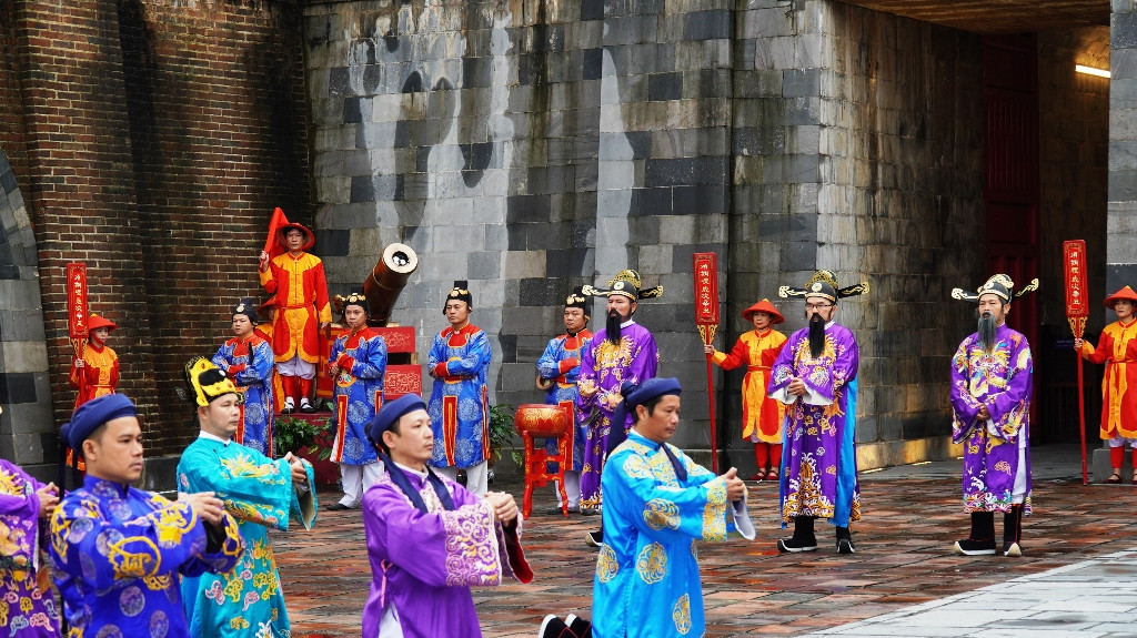 Đến Huế trải nghiệm lễ ban lịch triều Nguyễn có từ Tết Tân Sửu 180 năm trước ảnh 21