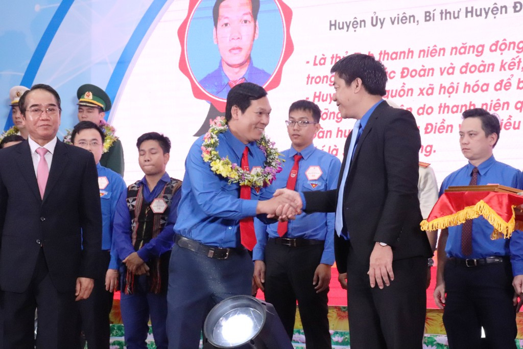 Tuyên dương đảng viên trẻ xuất sắc tỉnh Thừa Thiên Huế năm 2020 ảnh 12