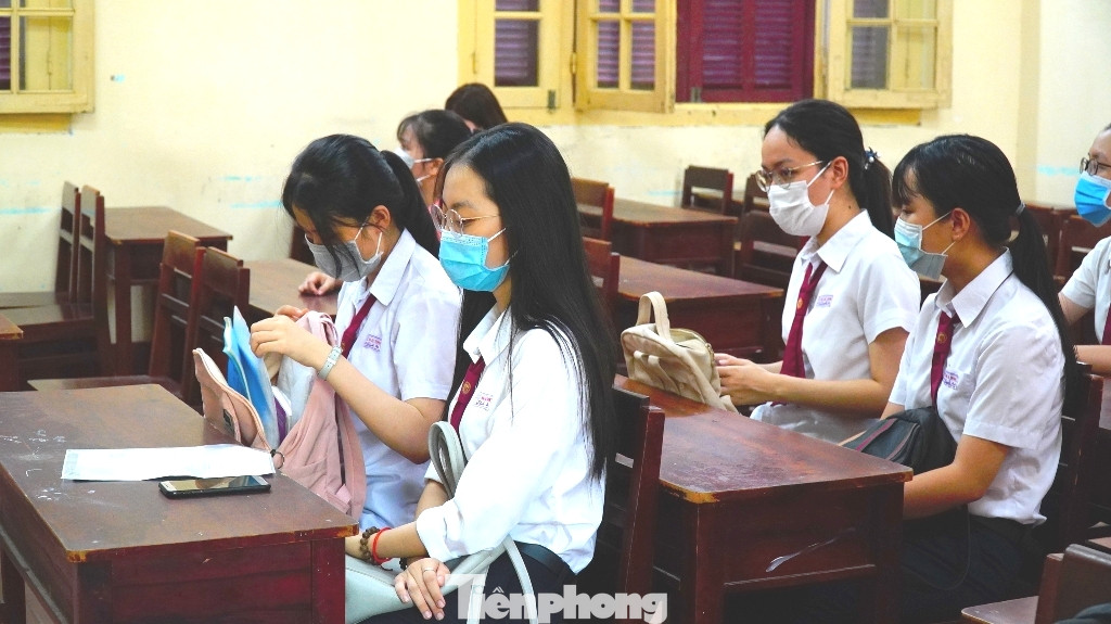 Hơn 12.000 thí sinh TT-Huế tập trung làm thủ tục thi THPT 2020 ảnh 18