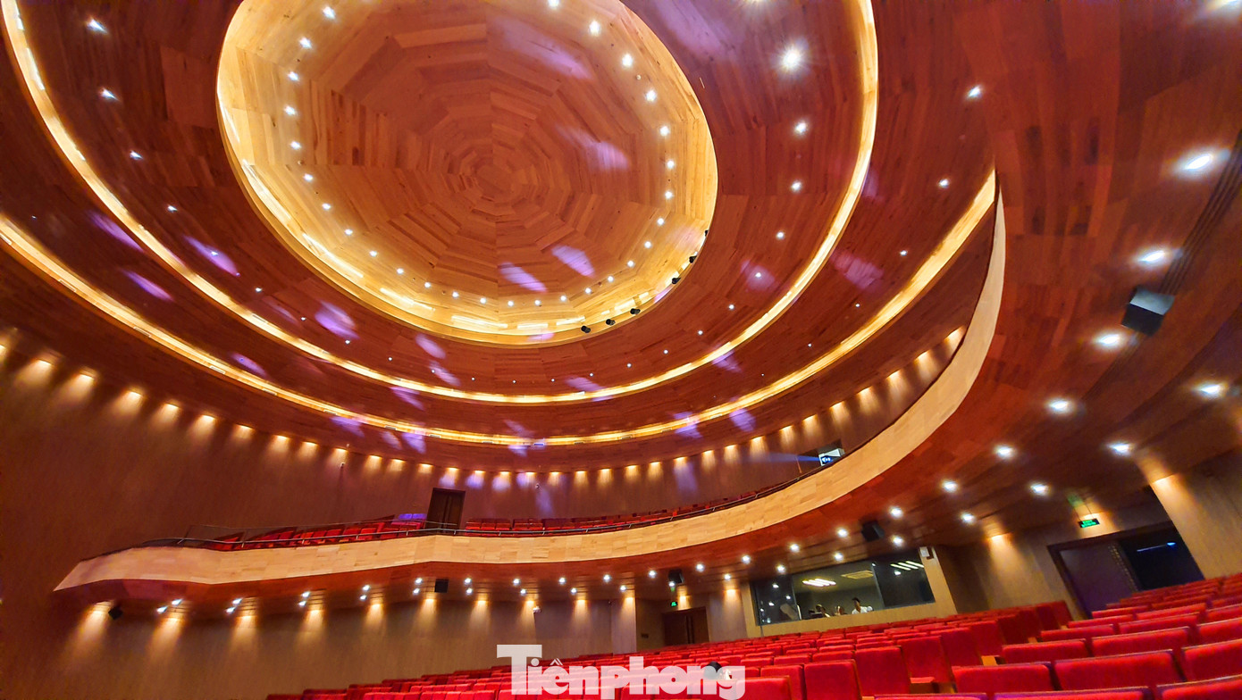 Nhà hát 1.000 chỗ độc đáo, sang trọng và hoành tráng bậc nhất xứ Huế ảnh 9