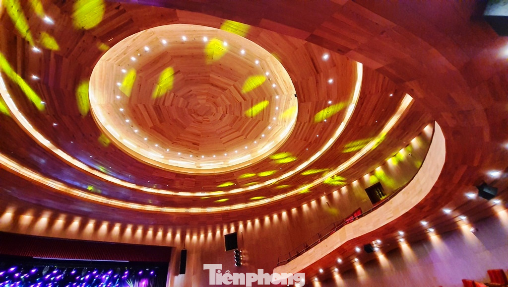 Nhà hát 1.000 chỗ độc đáo, sang trọng và hoành tráng bậc nhất xứ Huế ảnh 12