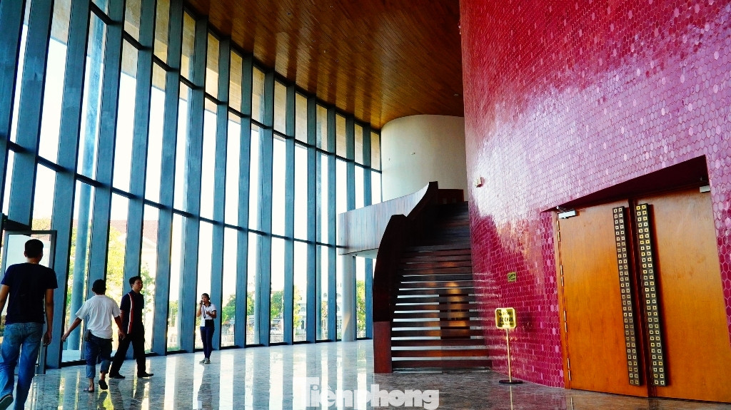 Nhà hát 1.000 chỗ độc đáo, sang trọng và hoành tráng bậc nhất xứ Huế ảnh 6