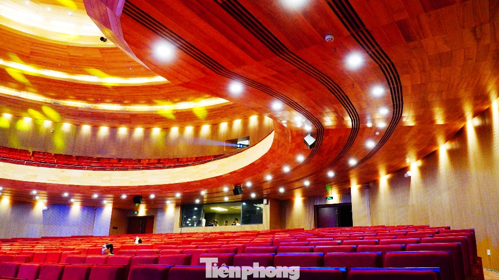 Nhà hát 1.000 chỗ độc đáo, sang trọng và hoành tráng bậc nhất xứ Huế ảnh 11