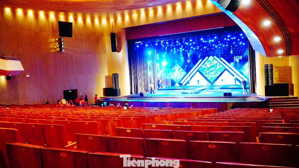Nhà hát 1.000 chỗ độc đáo, sang trọng và hoành tráng bậc nhất xứ Huế ảnh 14