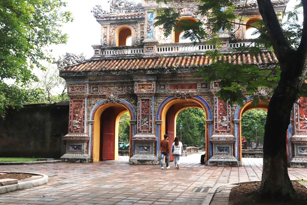 Huế đồng loạt đón khách sau tháng rưỡi ‘đóng băng’, miễn phí vé tham quan 8 ngày liền ảnh 16