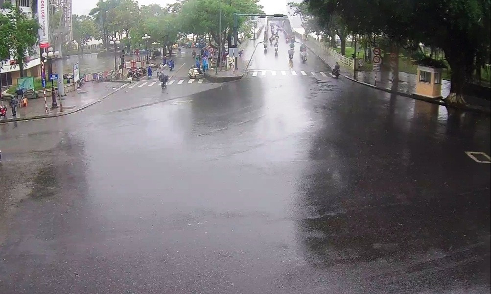 Bão 13 dữ dội nhất từ đêm nay đến sáng mai, nguy cơ ngập lụt lớn ảnh 29 Bão 13 dữ dội nhất từ đêm nay đến sáng mai, nguy cơ ngập lụt lớn ảnh 29