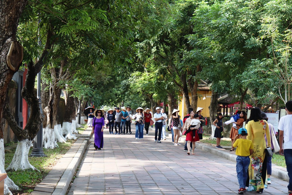 Vào Đại nội Huế trải nghiệm trò chơi Tết chốn Cung đình xưa ảnh 2