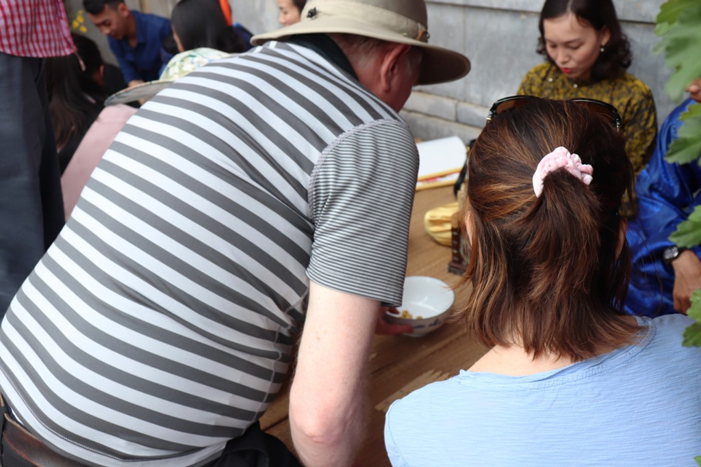 Vào Đại nội Huế trải nghiệm trò chơi Tết chốn Cung đình xưa ảnh 18