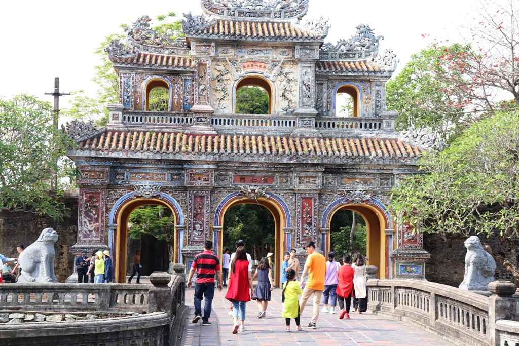 Vào Đại nội Huế trải nghiệm trò chơi Tết chốn Cung đình xưa ảnh 1