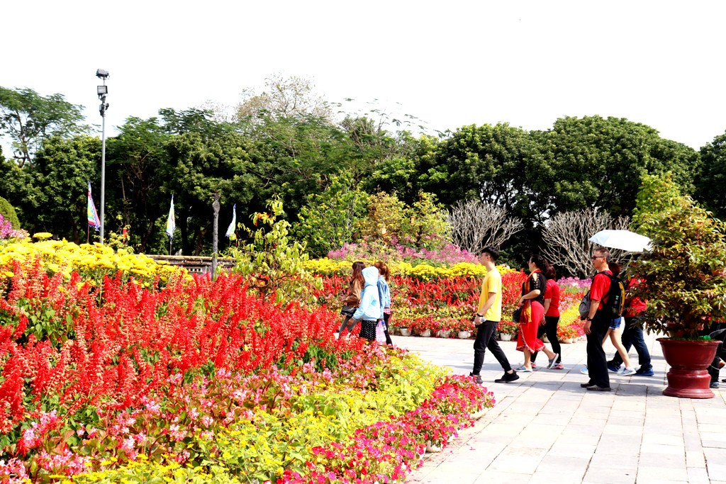 Vào Đại nội Huế trải nghiệm trò chơi Tết chốn Cung đình xưa ảnh 29