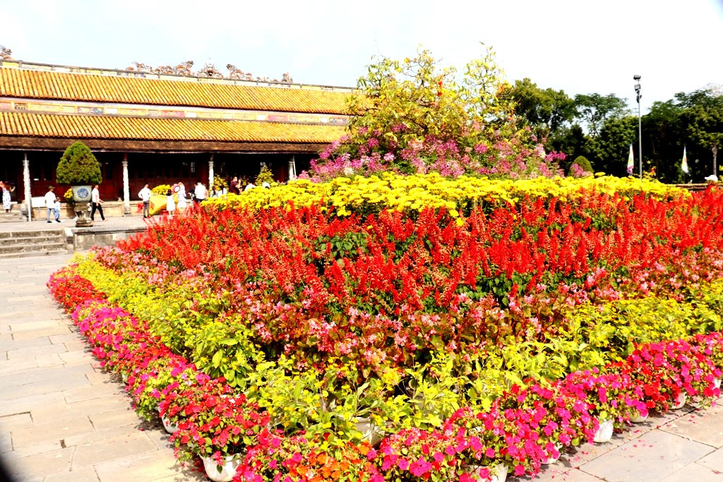 Vào Đại nội Huế trải nghiệm trò chơi Tết chốn Cung đình xưa ảnh 28