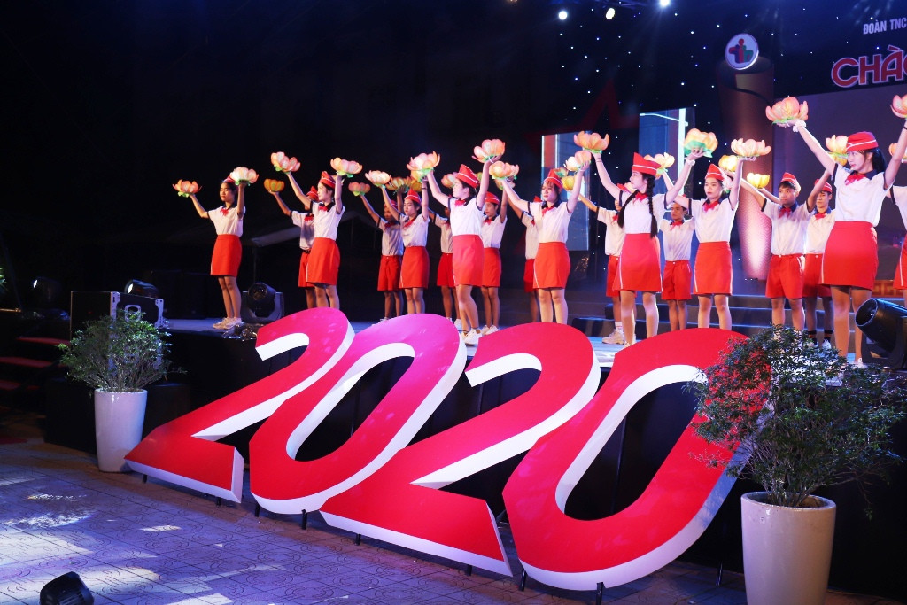 Đêm cuối năm, gặp mặt biểu dương những điển hình làm cho Huế xanh – sạch – sáng ảnh 7