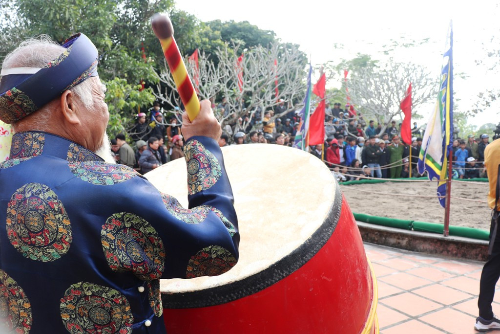 Gay cấn những màn so tài sới vật đầu Xuân xứ Huế ảnh 3