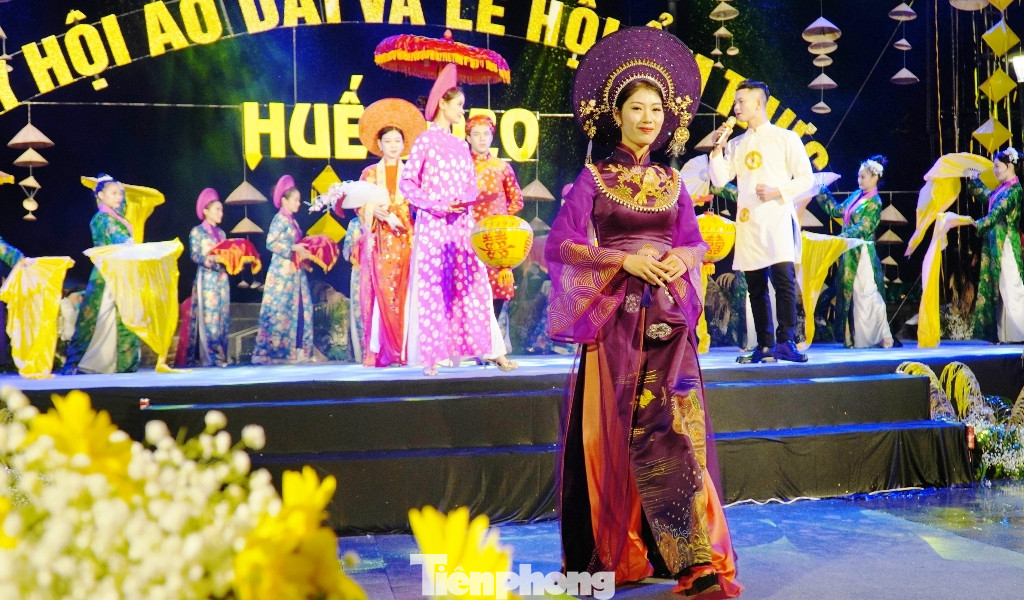 Mãn nhãn ‘đại tiệc’ áo dài lớn nhất từ trước tới nay bên dòng sông Hương thơ mộng ảnh 14