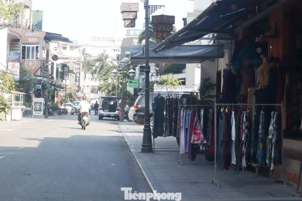 Bên trong phố Tây Phạm Ngũ Lão nơi có du khách mắc Covid -19 từng lưu trú ảnh 9