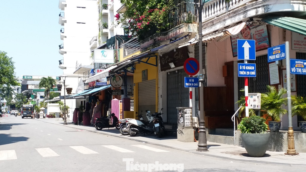 Bên trong phố Tây Phạm Ngũ Lão nơi có du khách mắc Covid -19 từng lưu trú ảnh 11