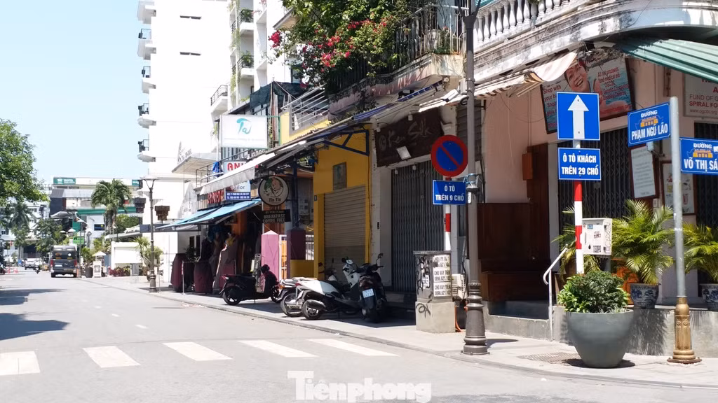 Bên trong phố Tây Phạm Ngũ Lão nơi có du khách mắc Covid -19 từng lưu trú ảnh 11