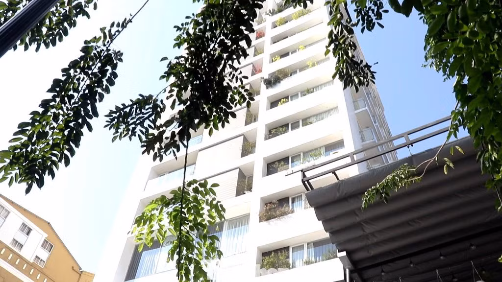 Bên trong phố Tây Phạm Ngũ Lão nơi có du khách mắc Covid -19 từng lưu trú ảnh 10