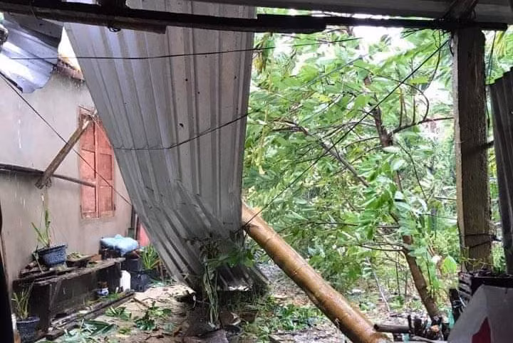 Thừa Thiên Huế: Huyện miền núi Nam Đông tan hoang sau bão số 9 ảnh 16