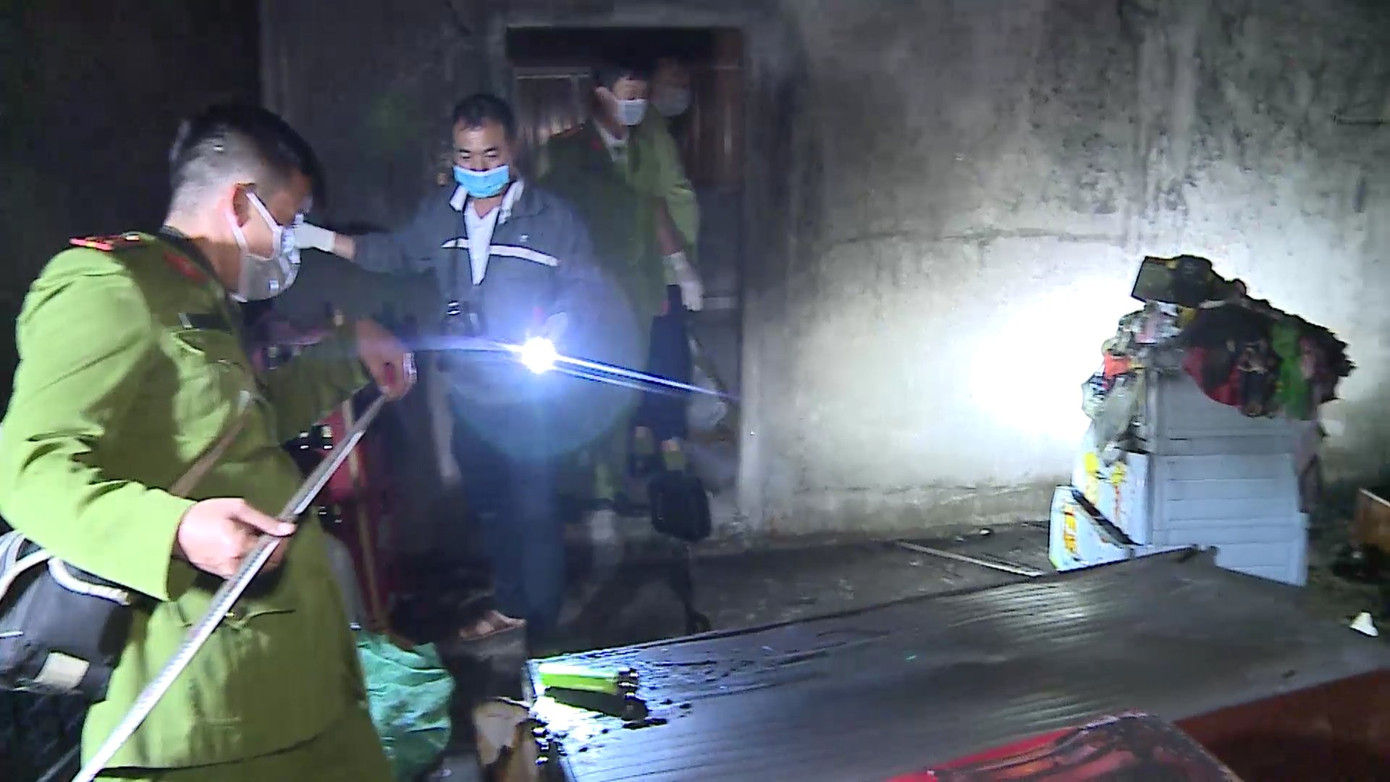 Hiện trường kinh hoàng vụ cha tẩm xăng thiêu sống 2 con khiến 3 người tử vong ảnh 5