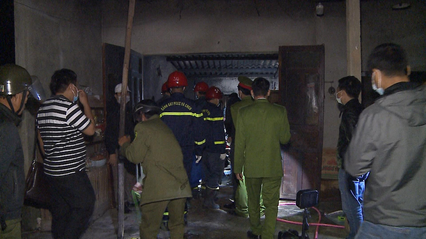 Hiện trường kinh hoàng vụ cha tẩm xăng thiêu sống 2 con khiến 3 người tử vong ảnh 1