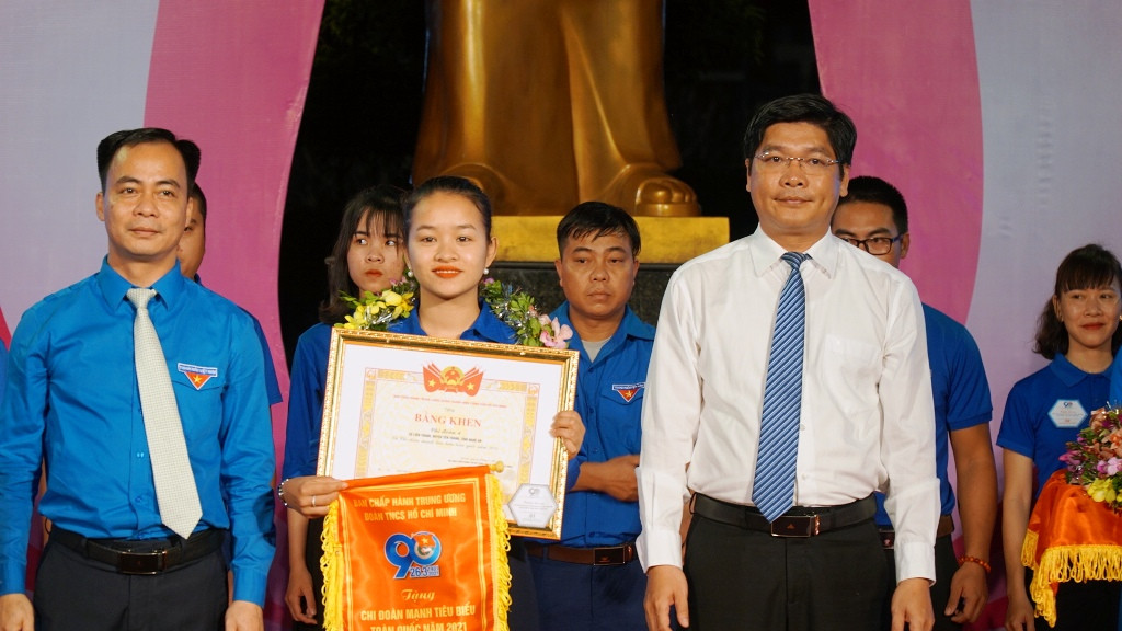 Tuyên dương chi đoàn mạnh cụm Bắc Trung bộ ảnh 12