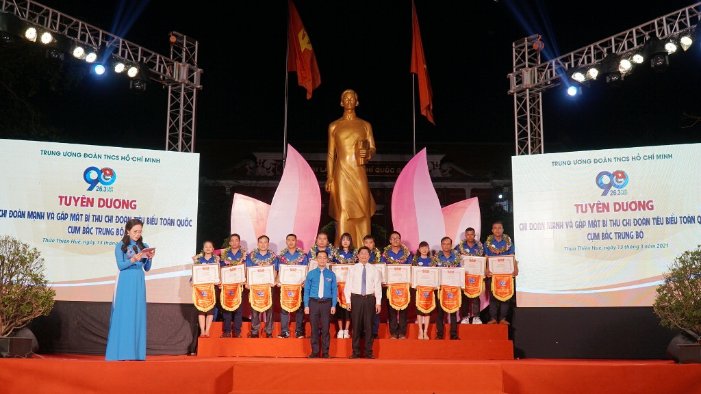 Tuyên dương chi đoàn mạnh cụm Bắc Trung bộ ảnh 9