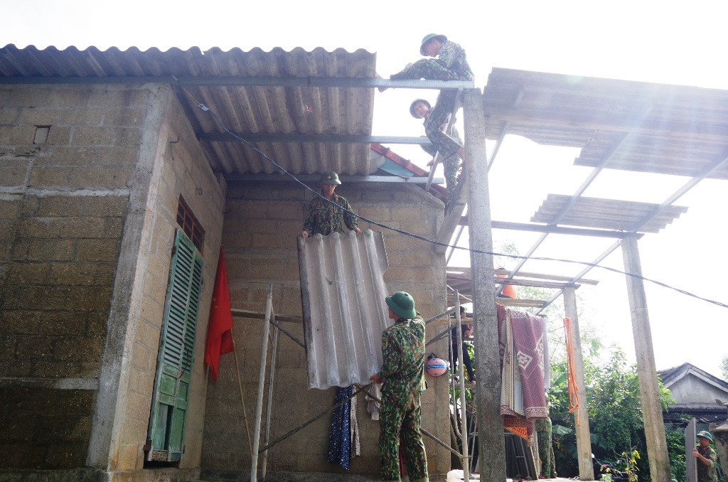 Quân đội, công an huy động 100% quân số ứng phó bão số 9 ảnh 4