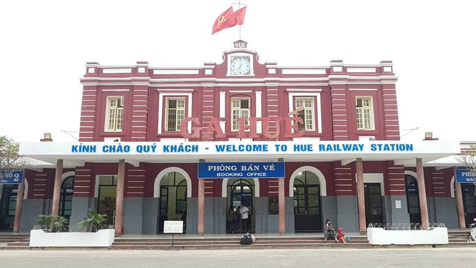 Cầu Trường Tiền hết kẹt xe, ga Huế vắng lặng ngay ngày đầu 'cách ly xã hội' ảnh 26